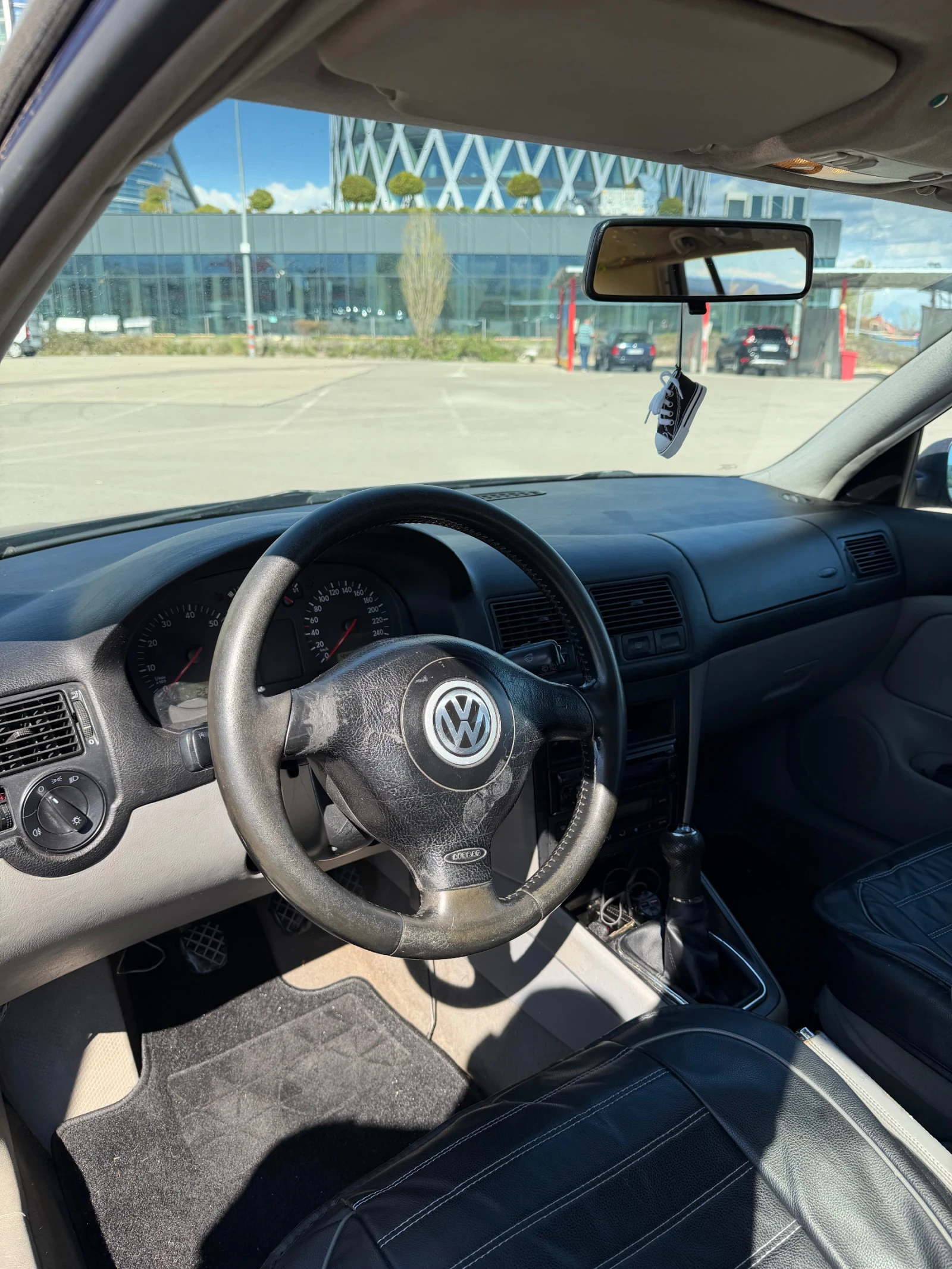 VW Golf 1.8 LPG, снимка 13 - Автомобили и джипове - 53958912
