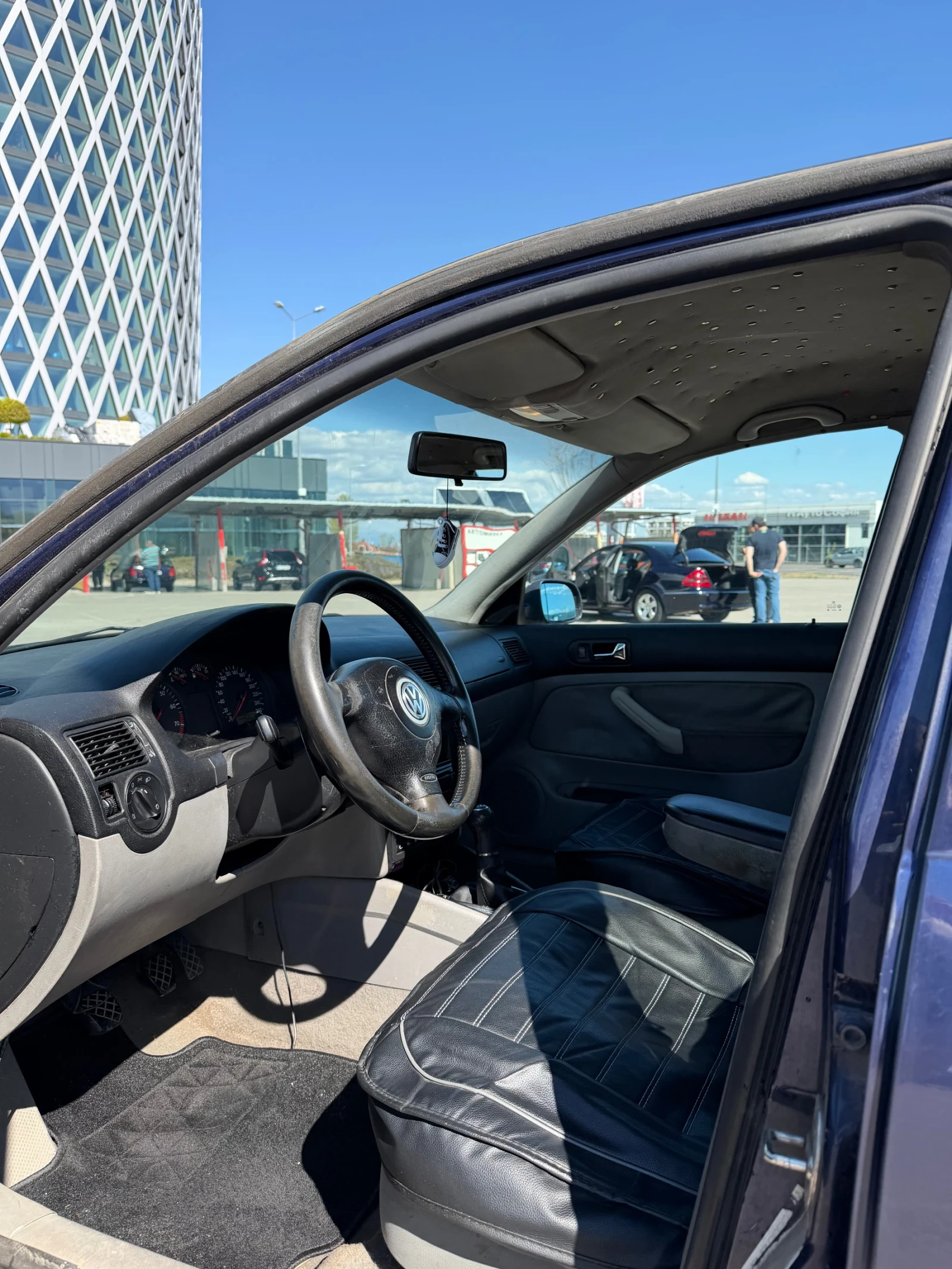 VW Golf 1.8 LPG, снимка 11 - Автомобили и джипове - 53958912
