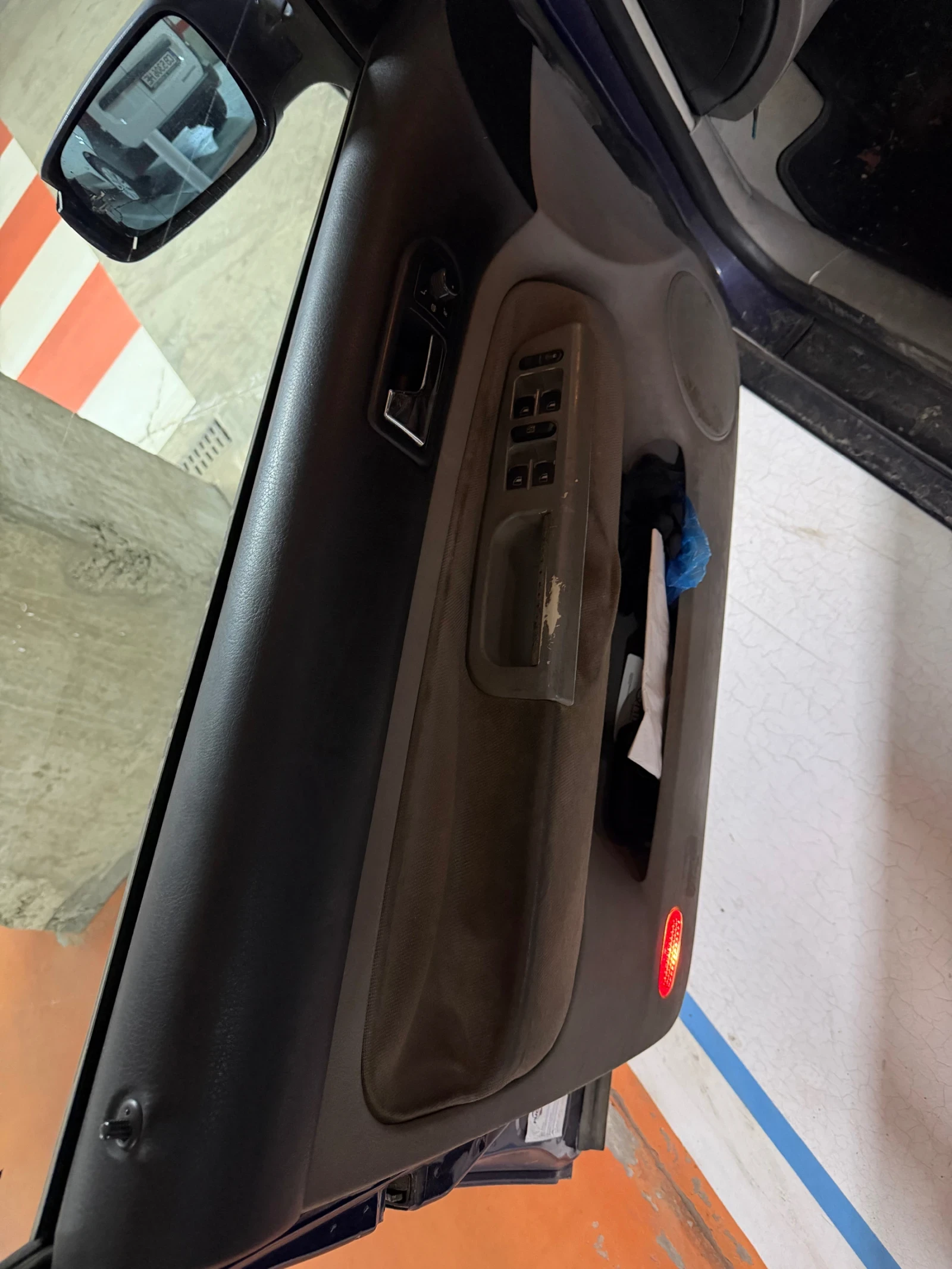 VW Golf 1.8 LPG, снимка 12 - Автомобили и джипове - 53958912