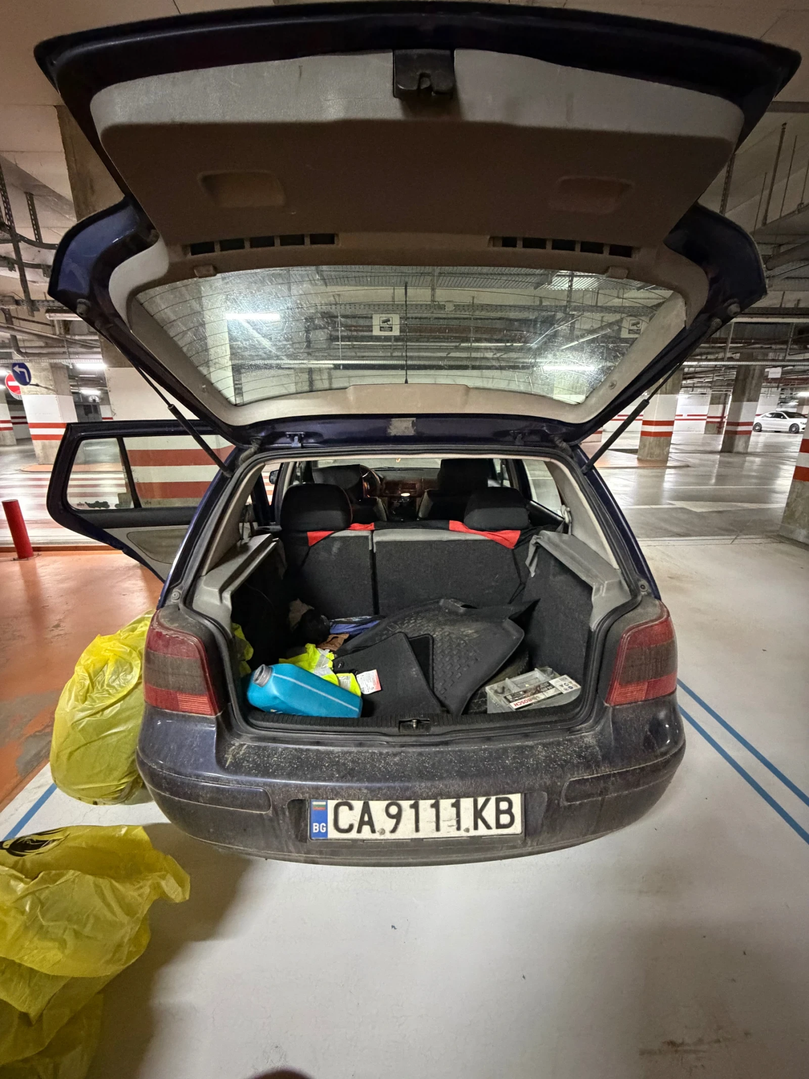 VW Golf 1.8 LPG, снимка 8 - Автомобили и джипове - 53958912