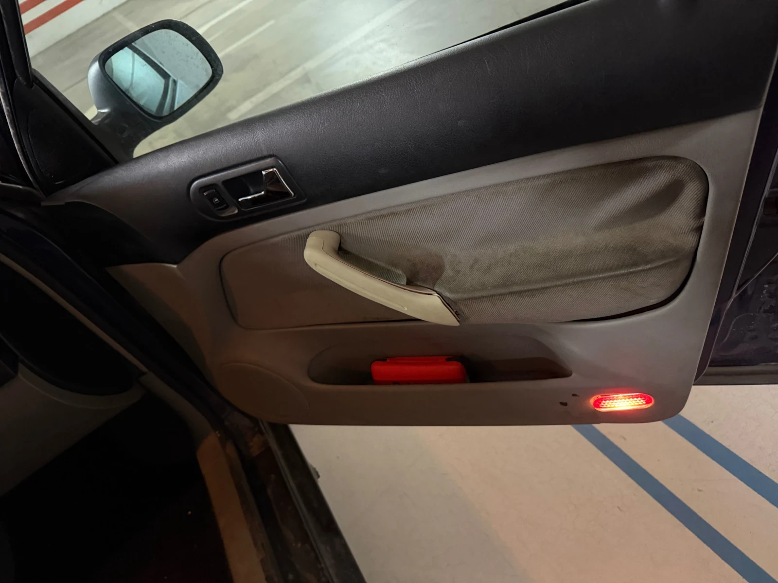 VW Golf 1.8 LPG, снимка 13 - Автомобили и джипове - 53958912