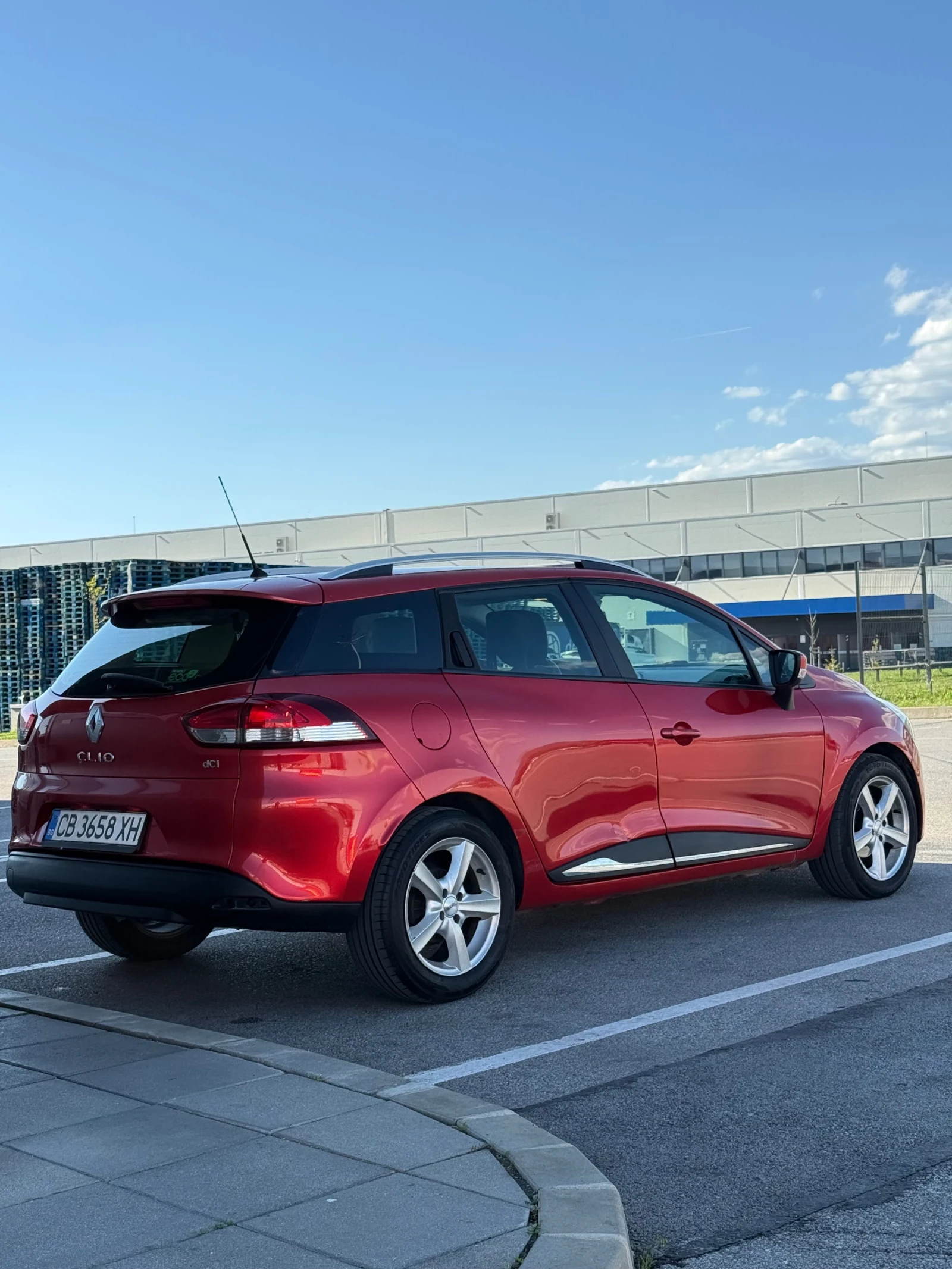 Renault Clio, снимка 3 - Автомобили и джипове - 54321242