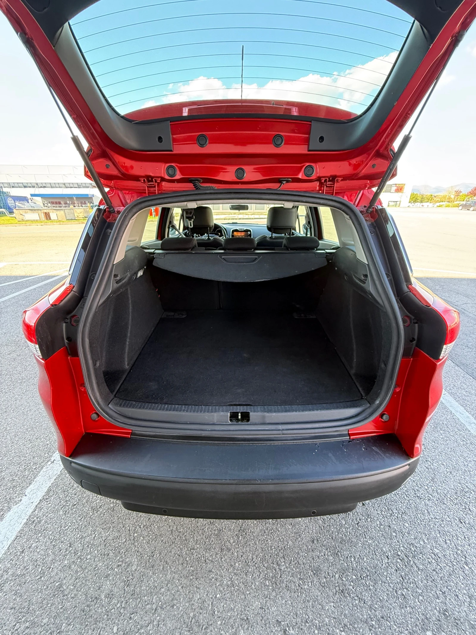 Renault Clio, снимка 6 - Автомобили и джипове - 54321242