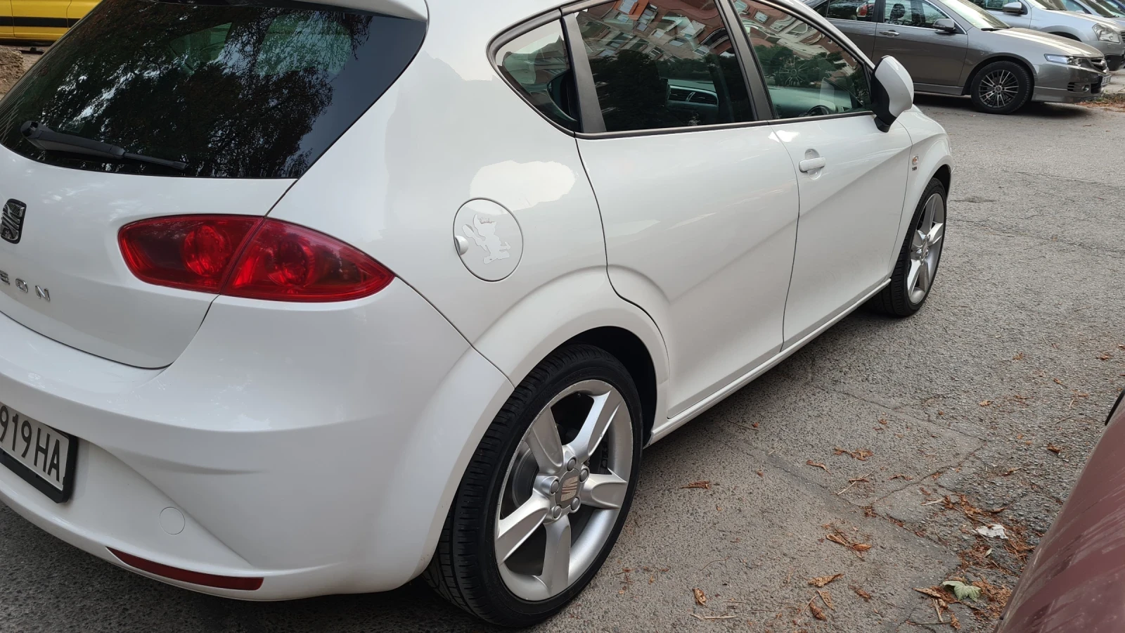Seat Leon Хечбек, снимка 2 - Автомобили и джипове - 54542684
