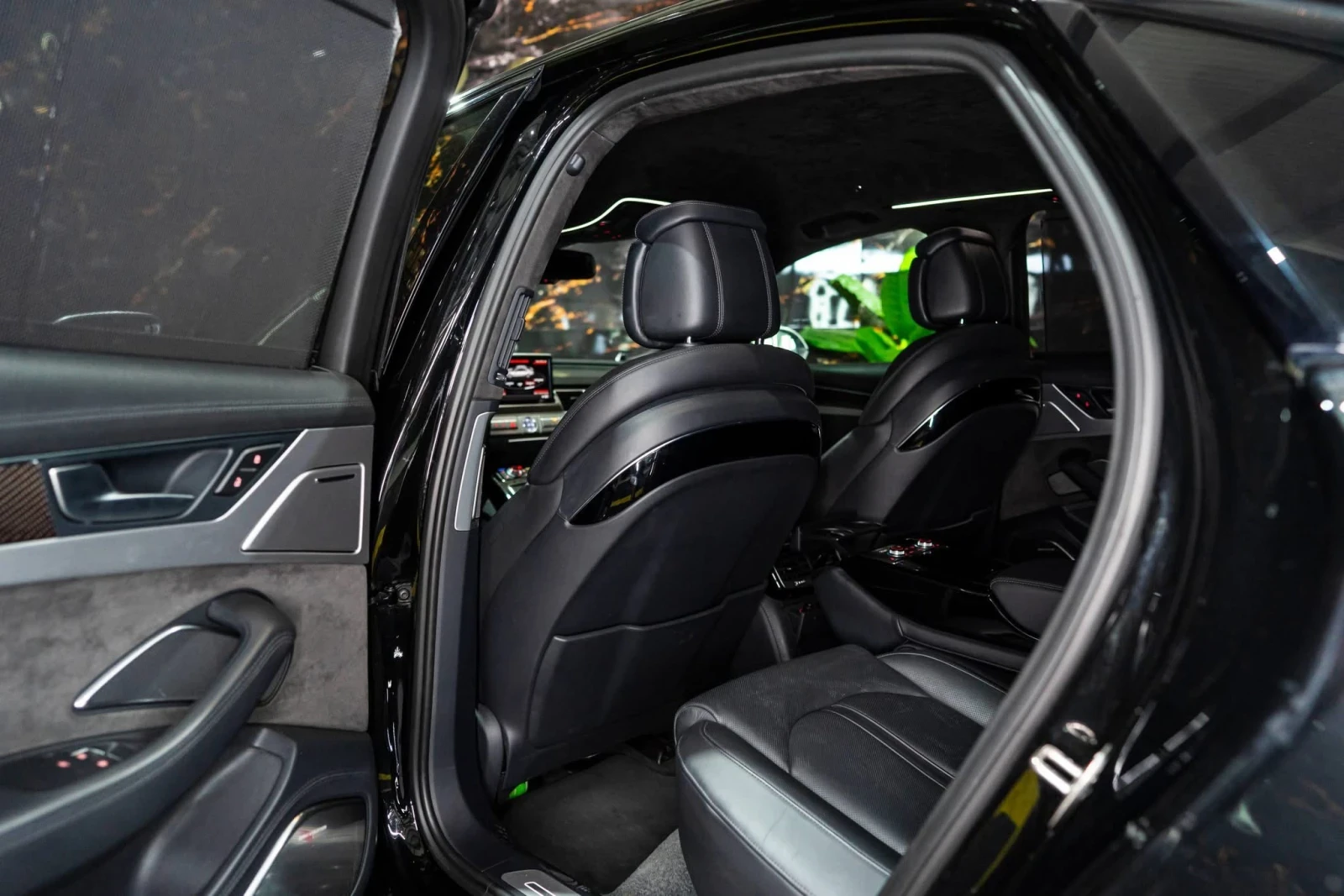 Audi S8 PLUS 780HP MATRIX CARBON B&O ЛИЗИНГ 100% , снимка 15 - Автомобили и джипове - 55160474