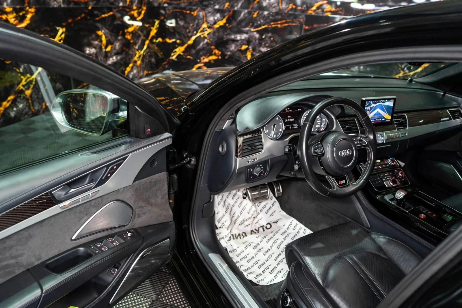 Audi S8 PLUS 780HP MATRIX CARBON B&O ЛИЗИНГ 100% , снимка 11 - Автомобили и джипове - 55160474