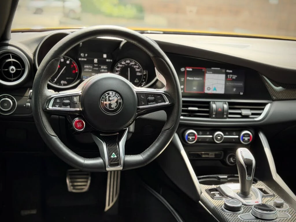 Alfa Romeo Giulia Quadrifoglio, снимка 12 - Автомобили и джипове - 55359697