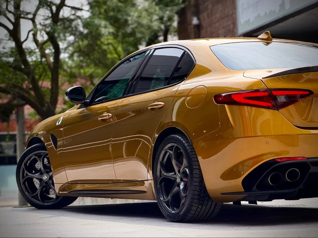 Alfa Romeo Giulia Quadrifoglio, снимка 8 - Автомобили и джипове - 55359697