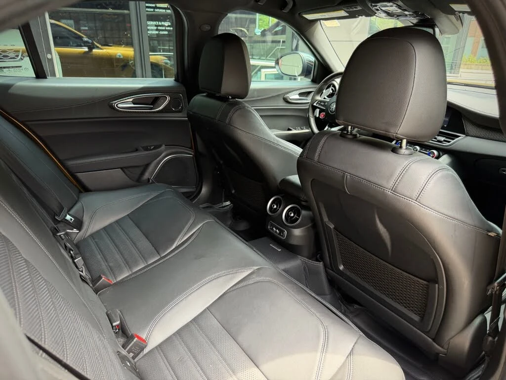 Alfa Romeo Giulia Quadrifoglio, снимка 17 - Автомобили и джипове - 55359697