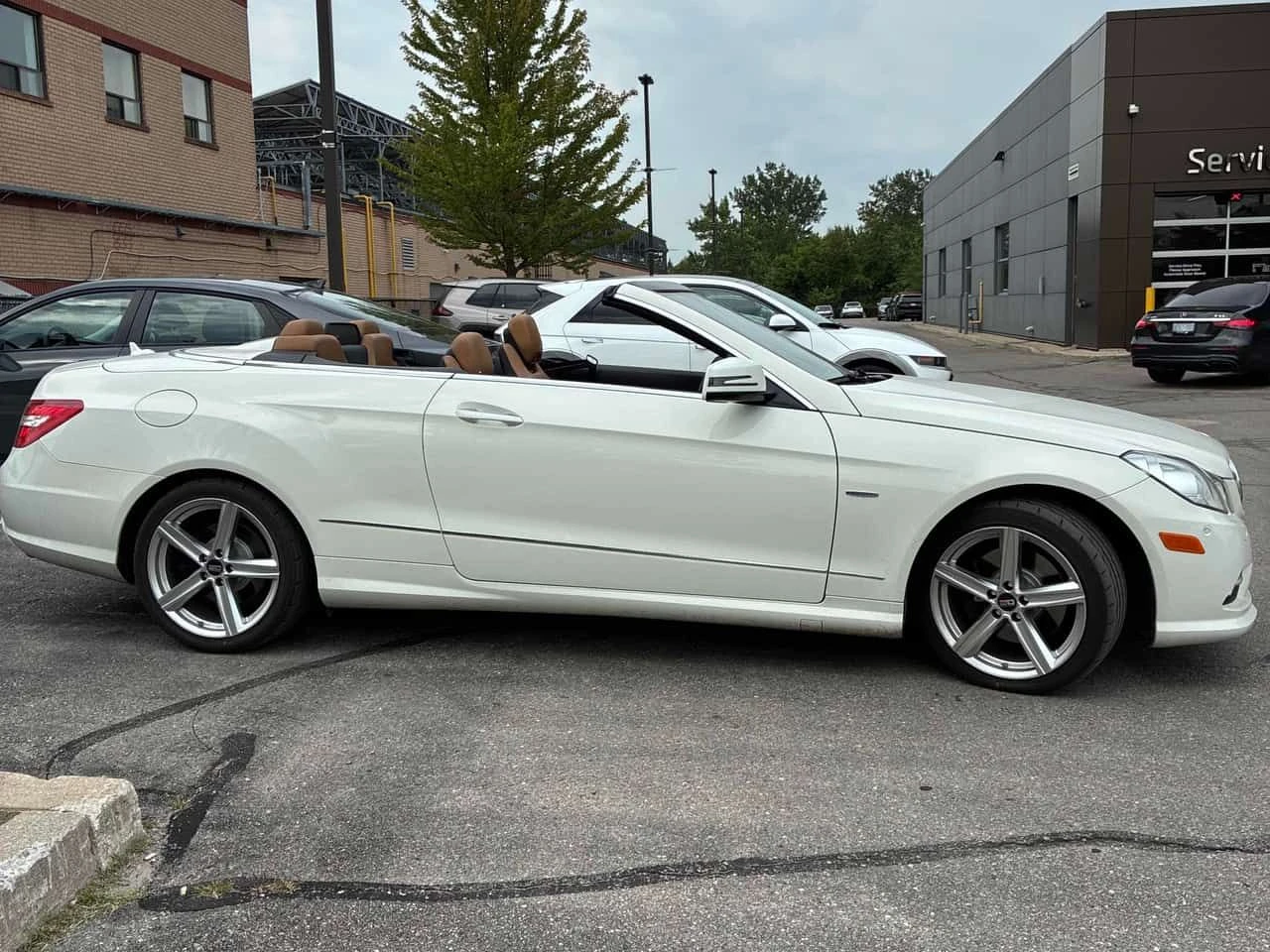 Mercedes-Benz E 350 * CARFAX * ЦЕНА ДО БГ, снимка 3 - Автомобили и джипове - 55646836