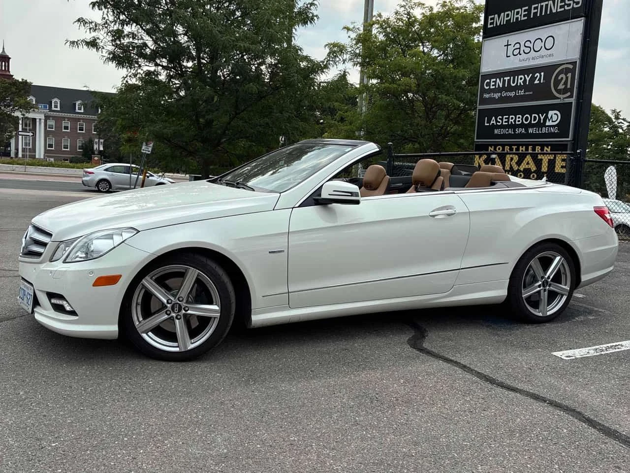 Mercedes-Benz E 350 * CARFAX * ЦЕНА ДО БГ, снимка 2 - Автомобили и джипове - 55646836