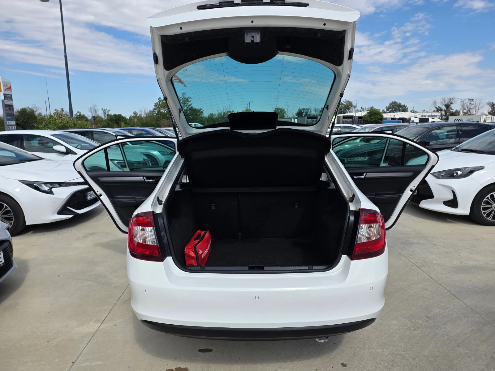 Skoda Rapid A/T-EURO-6 TDI, снимка 11 - Автомобили и джипове - 56056346