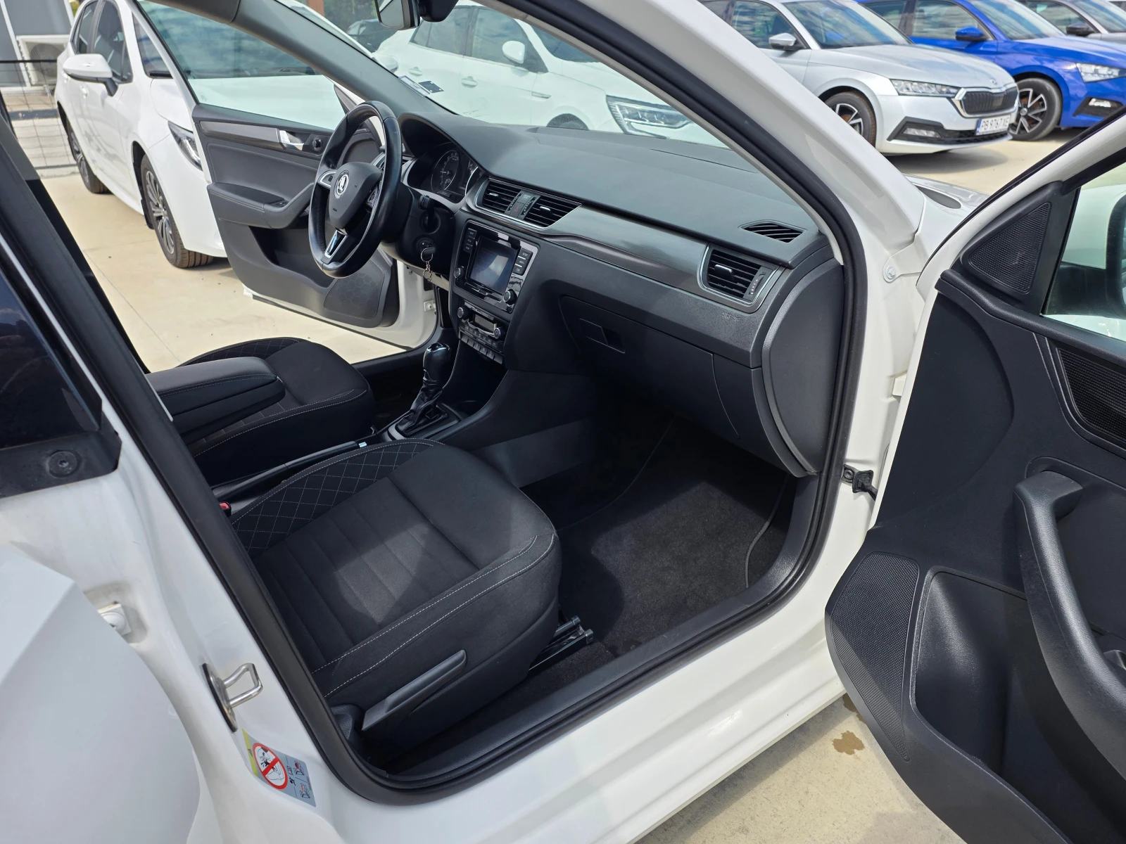 Skoda Rapid A/T-EURO-6 TDI, снимка 9 - Автомобили и джипове - 56056346