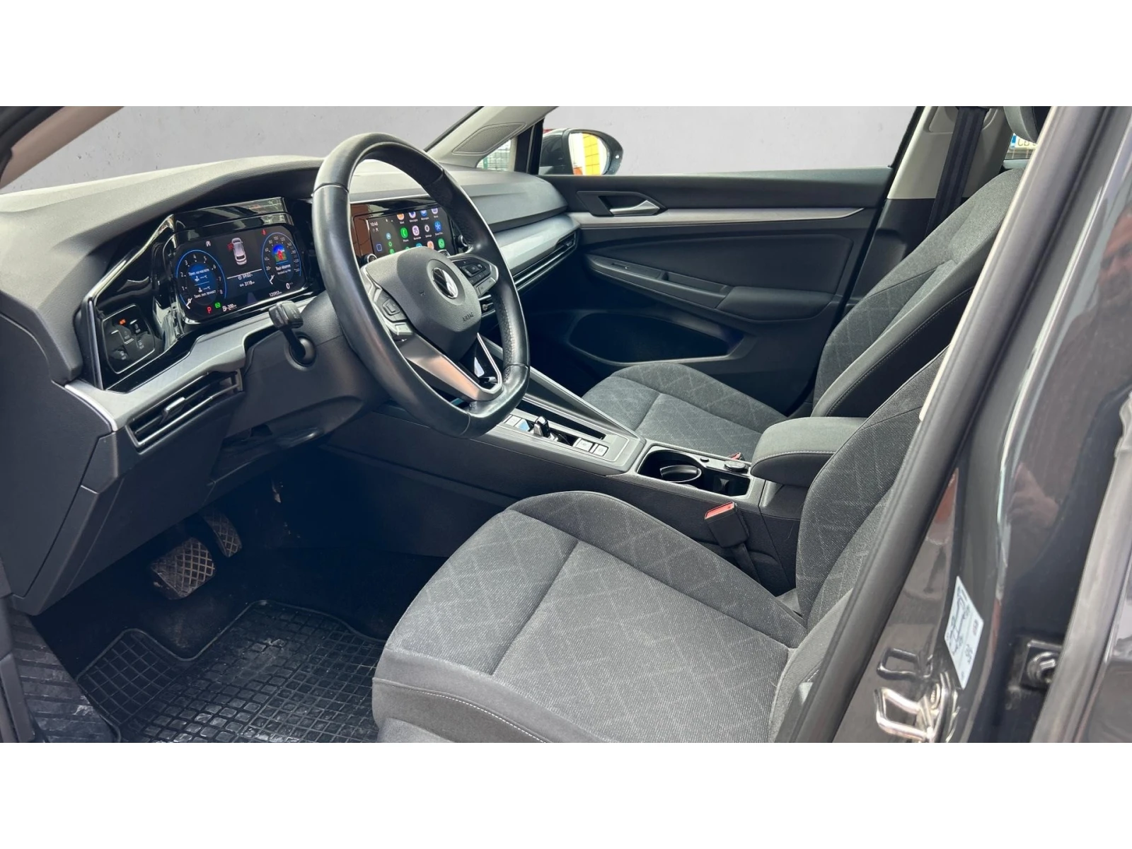 VW Golf 1.5 e-TSi A/T , Месечна вноска от 299  , снимка 11 - Автомобили и джипове - 56150367