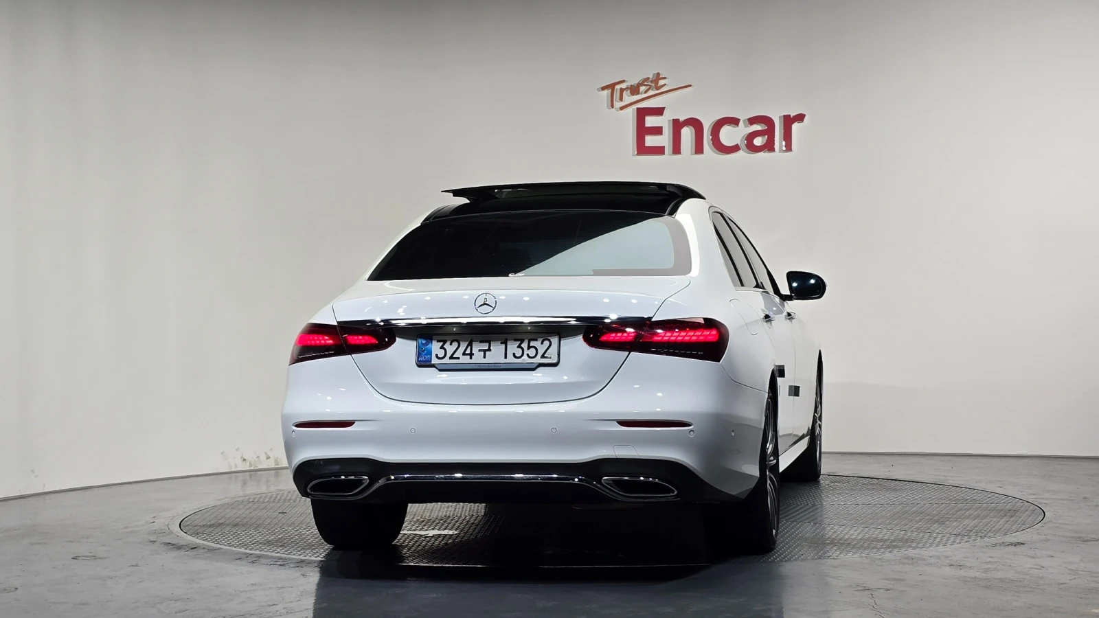 Mercedes-Benz E 350 E350 4MATIC AMG Line | HUD | 360  | ��������� ���� | Mobile.bg � ����������� 4