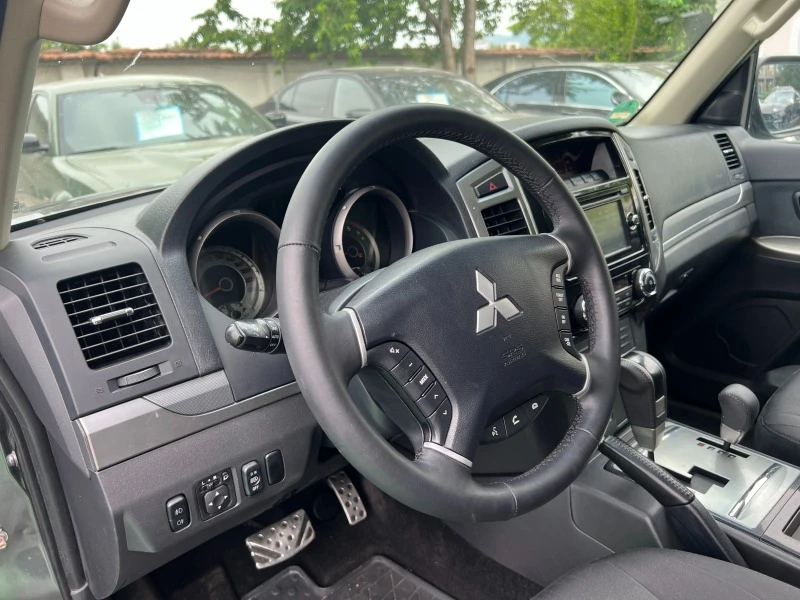 Mitsubishi Pajero 3.2 DI-D LWB, 6+ 1 места, снимка 12 - Автомобили и джипове - 46388972