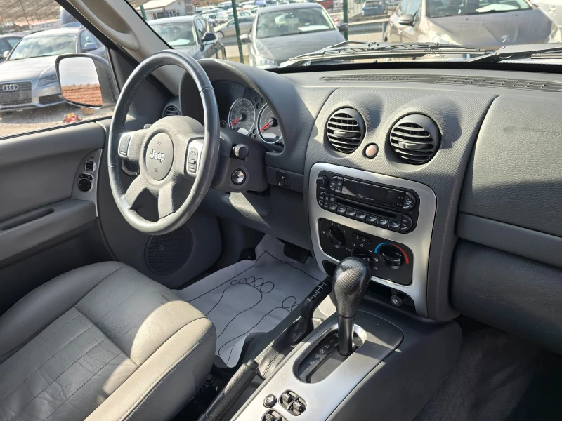 Jeep Cherokee 2.8CRDi-Face, Koja, Avtomat, снимка 8 - Автомобили и джипове - 49312575