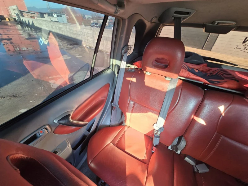 Toyota Rav4, снимка 12 - Автомобили и джипове - 53108897