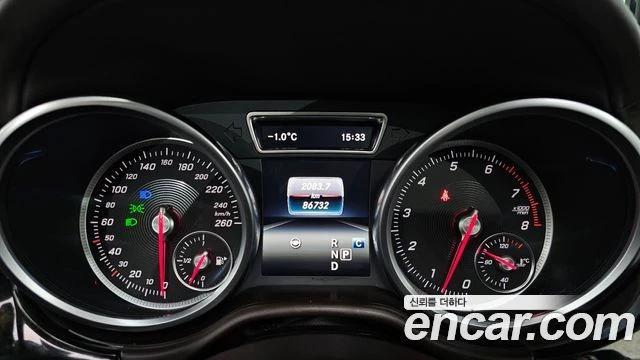 Mercedes-Benz GLS 500, снимка 8 - Автомобили и джипове - 56077609