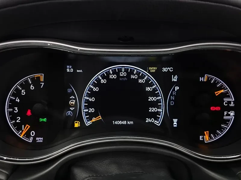 Jeep Cherokee 3.6 Summit/ HARMAN K/ DIST/ PANO/ ПАМЕТ/ ОБДУХВАНЕ, снимка 8 - Автомобили и джипове - 56590832