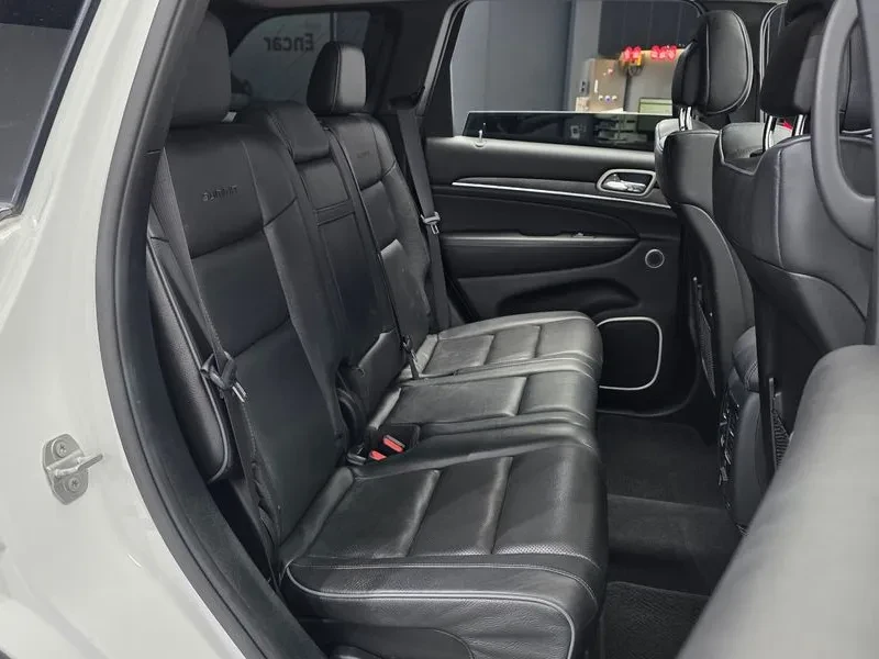 Jeep Cherokee 3.6 Summit/ HARMAN K/ DIST/ PANO/ ПАМЕТ/ ОБДУХВАНЕ, снимка 12 - Автомобили и джипове - 56590832
