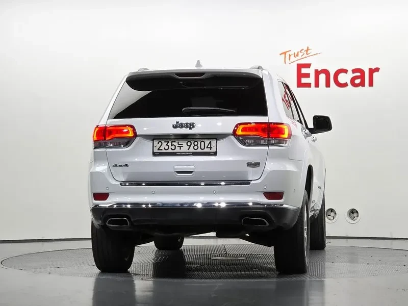 Jeep Cherokee 3.6 Summit/ HARMAN K/ DIST/ PANO/ ПАМЕТ/ ОБДУХВАНЕ, снимка 4 - Автомобили и джипове - 56590832