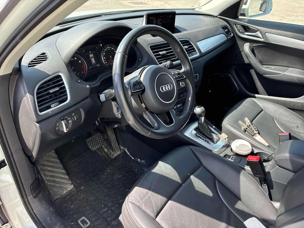 Audi Q3 Technik | CARFAX | АВТОКРЕДИТ БЕЗ ПЪРВОНАЧАЛНА, снимка 7 - Автомобили и джипове - 55139173