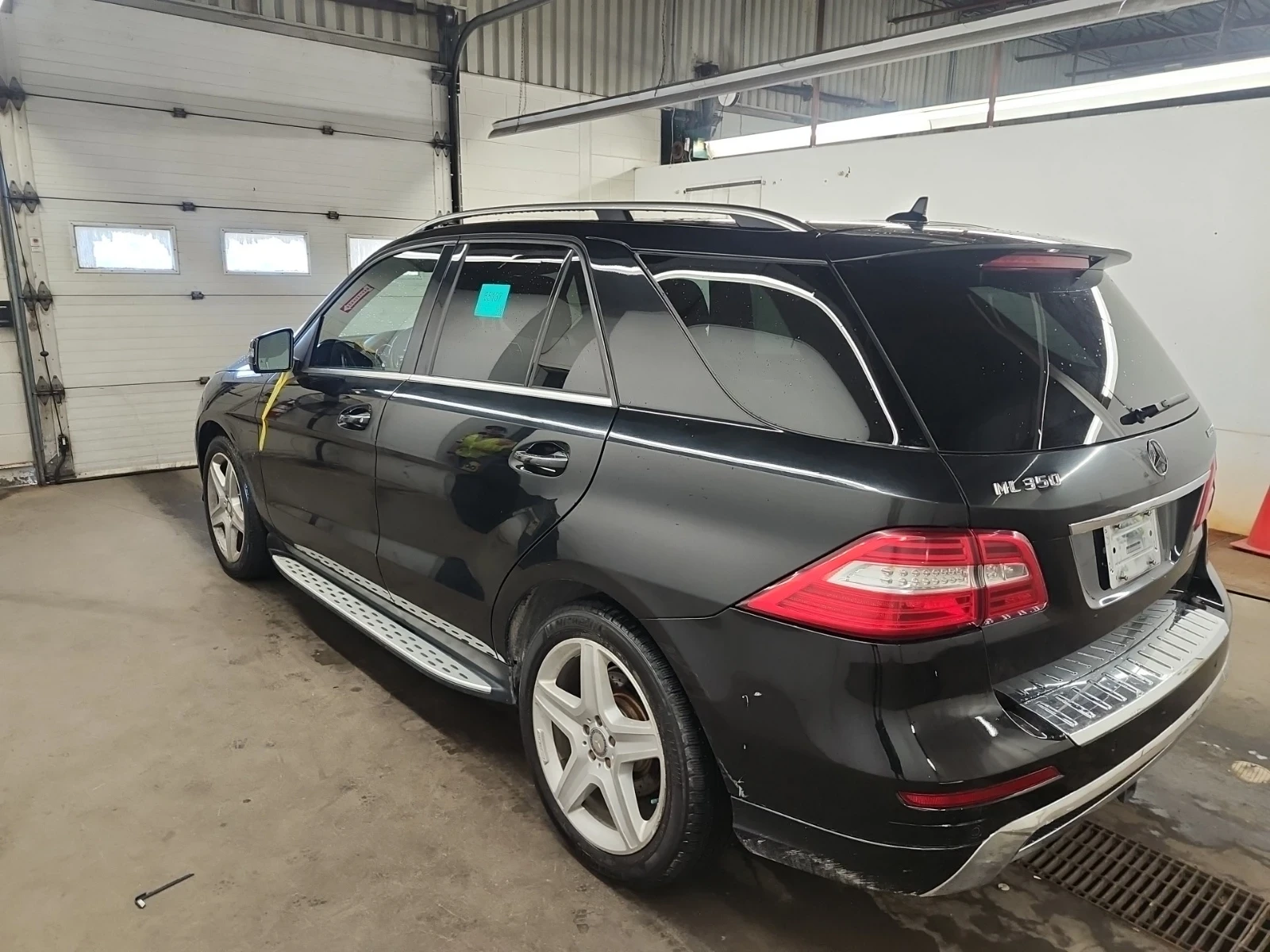 Mercedes-Benz ML 350 Bluetec* AMG* 4Matic* Harman Kardon* Въздушно, снимка 4 - Автомобили и джипове - 55242452