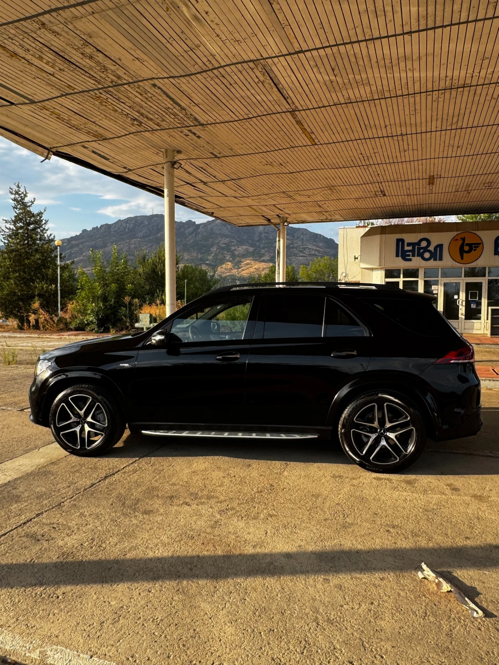 Mercedes-Benz GLE 53 4MATIC AMG PERFORMANCE/NIGHT PACKET/ALCANTARA, снимка 4 - Автомобили и джипове - 55935351