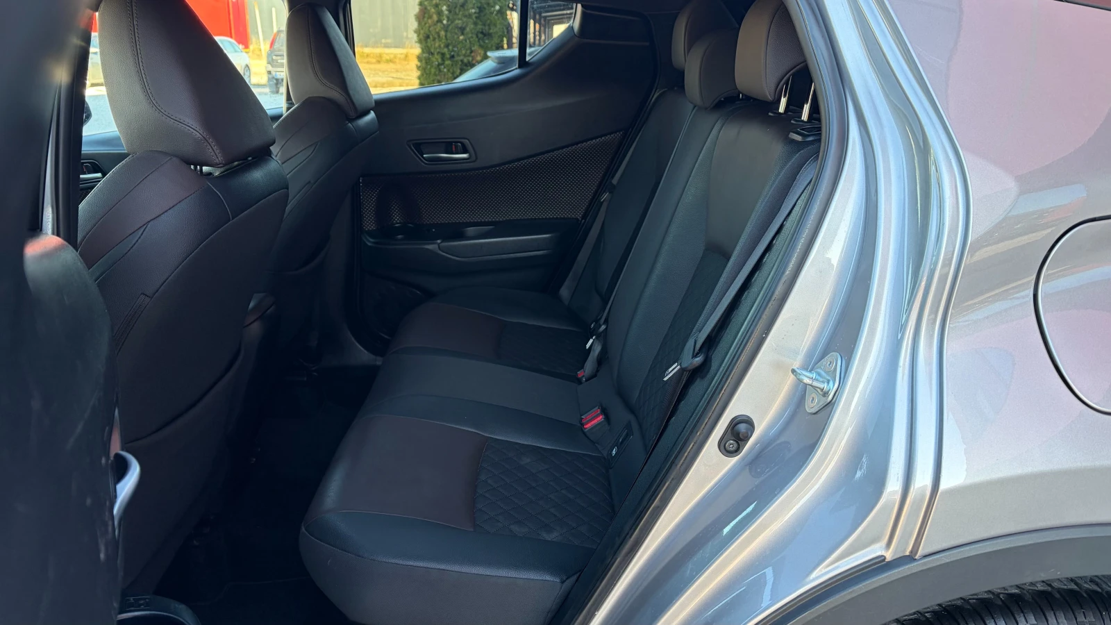 Toyota C-HR 1.8 Hybrid , снимка 9 - Автомобили и джипове - 56357167