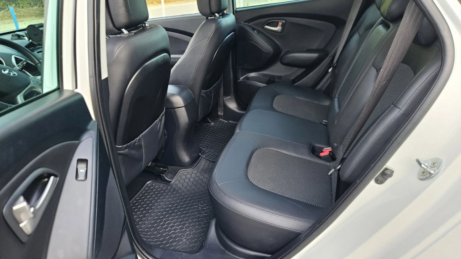 Hyundai IX35 2.0 CRDI, снимка 11 - Автомобили и джипове - 56403767
