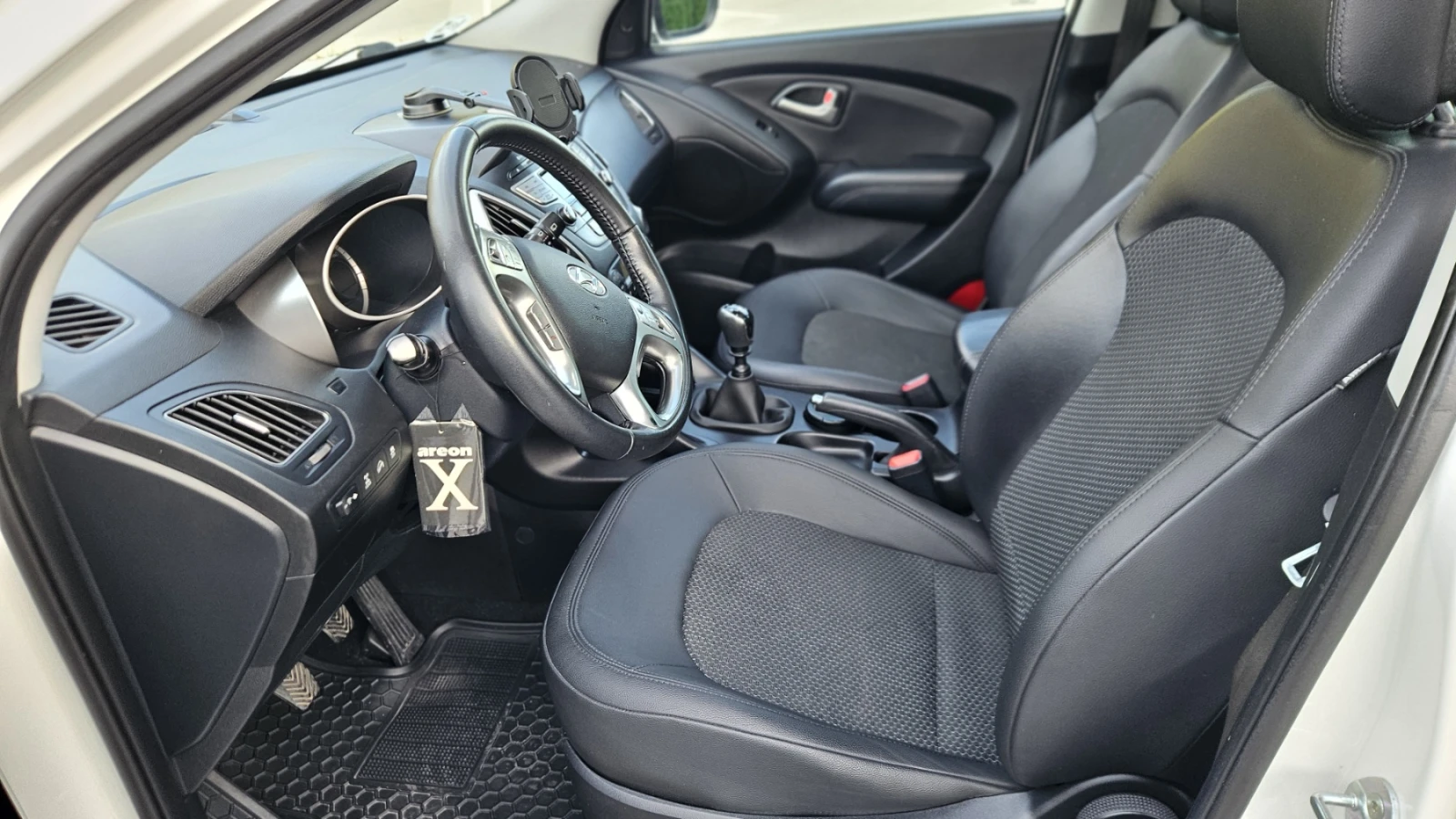 Hyundai IX35 2.0 CRDI, снимка 10 - Автомобили и джипове - 56403767