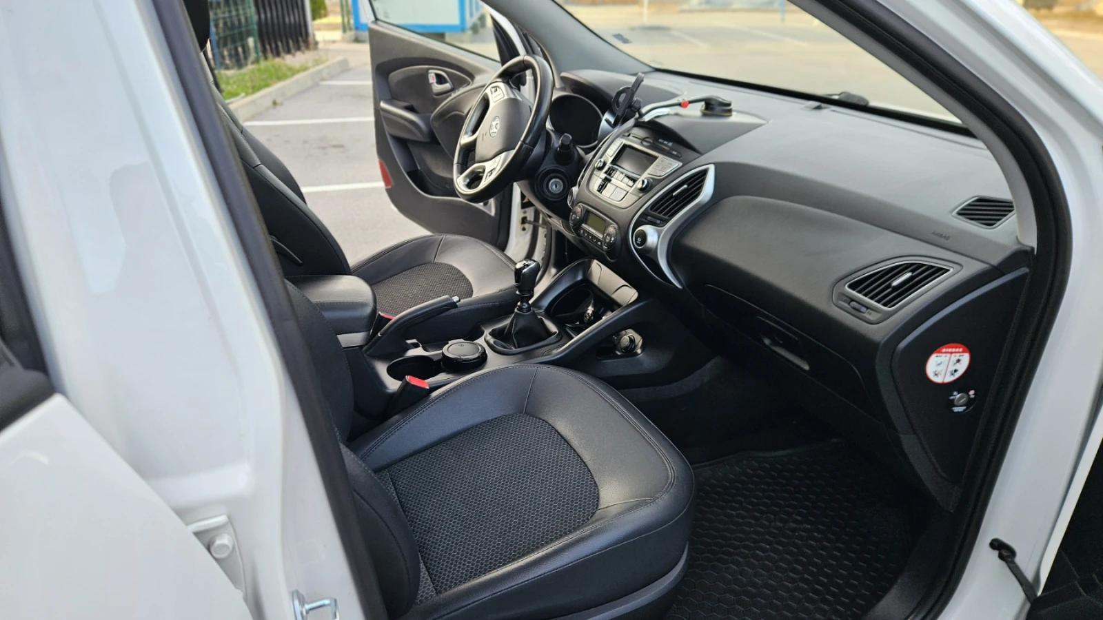 Hyundai IX35 2.0 CRDI, снимка 9 - Автомобили и джипове - 56403767
