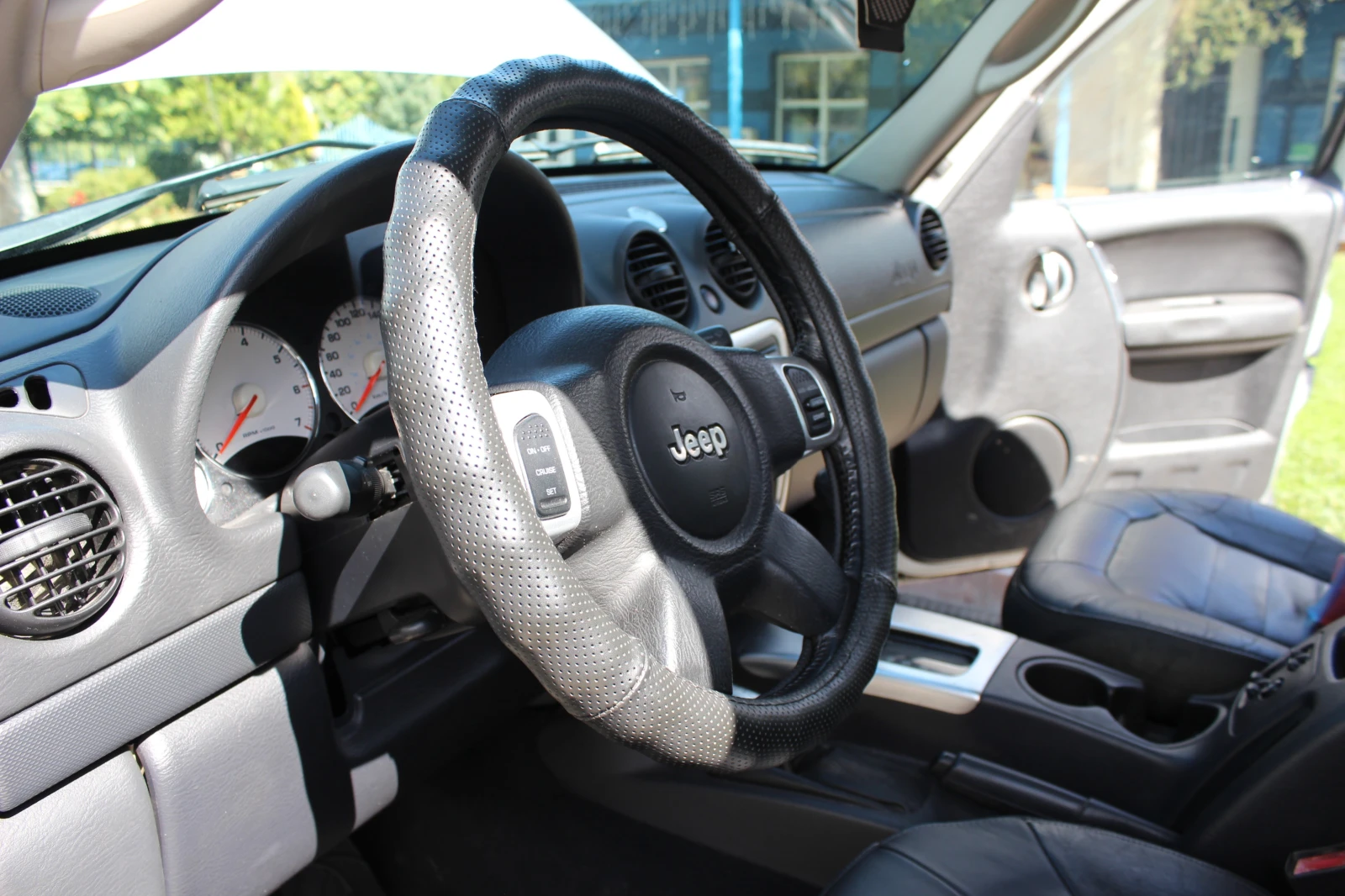 Jeep Cherokee 3.7, снимка 8 - Автомобили и джипове - 56412916