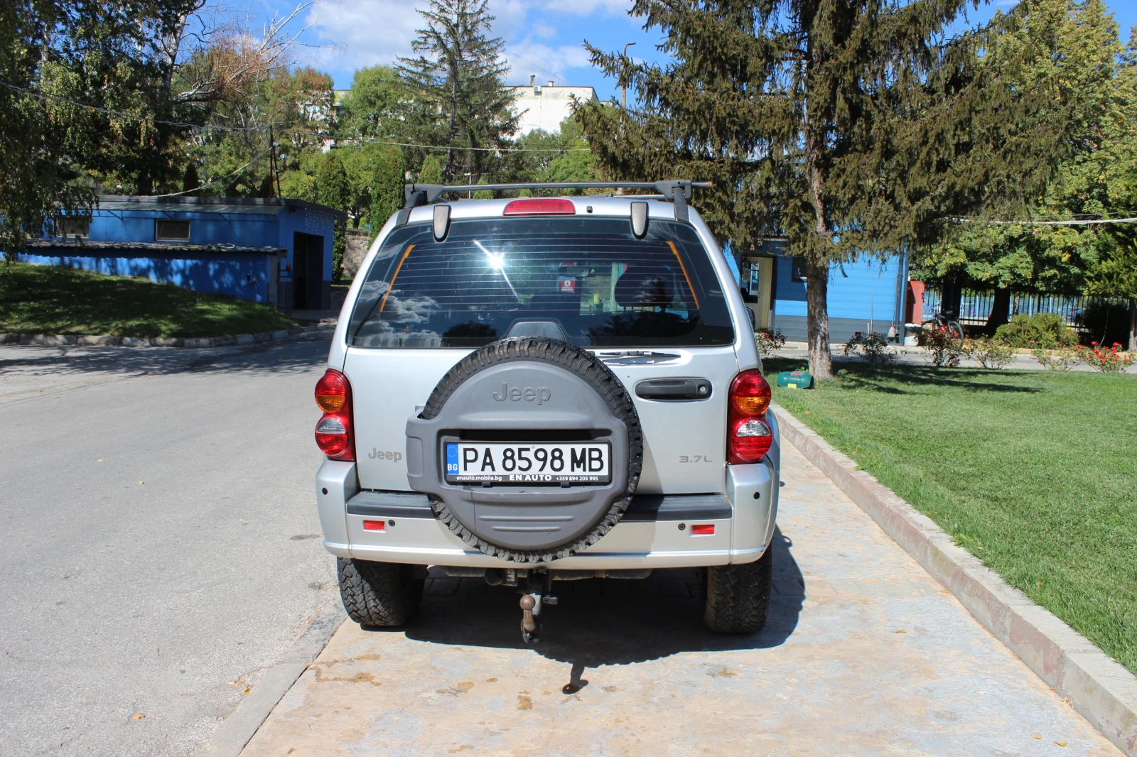 Jeep Cherokee 3.7, снимка 2 - Автомобили и джипове - 56412916