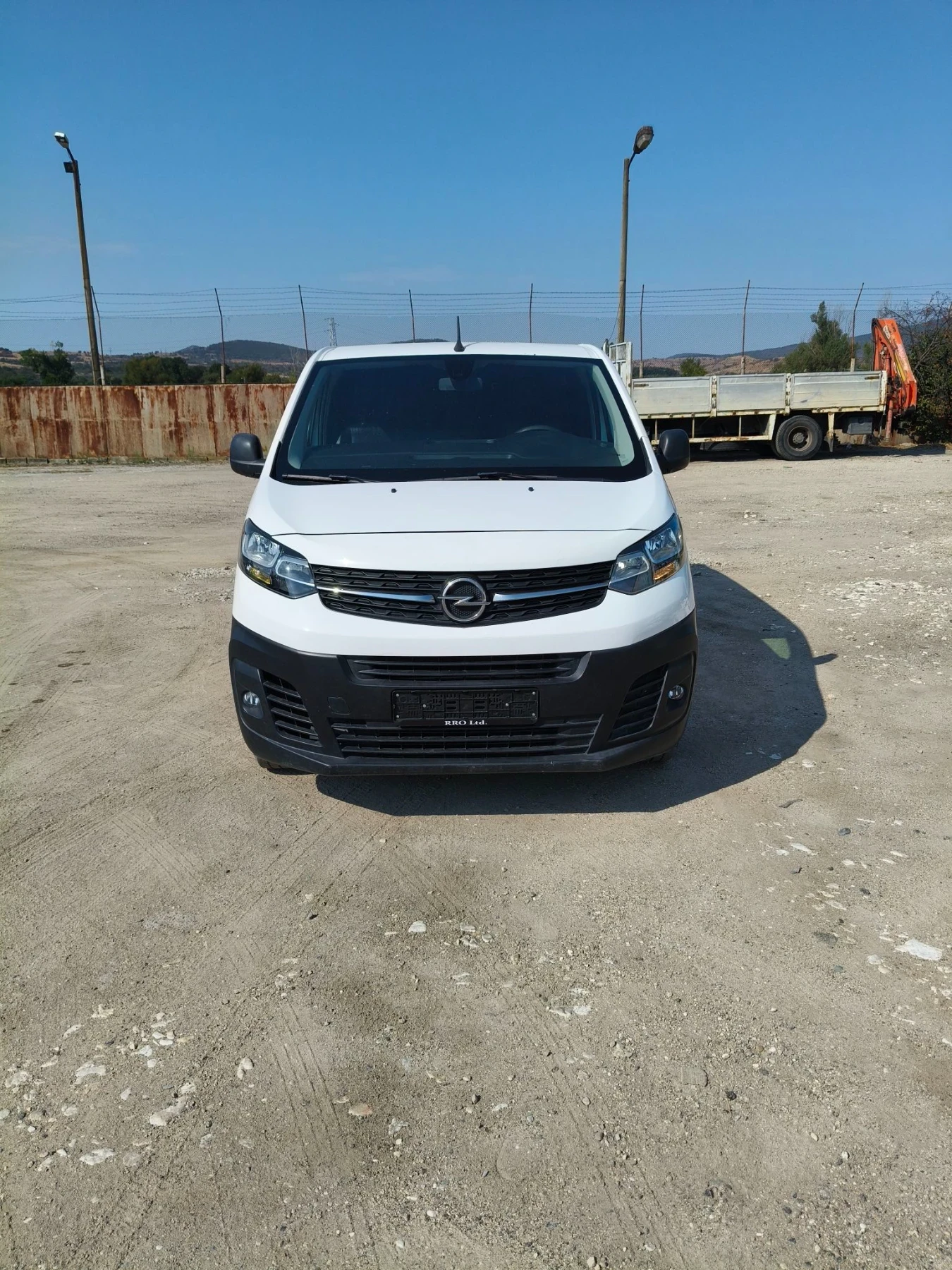 Opel Vivaro 2, 0 122кс, снимка 2 - Бусове и автобуси - 55912691