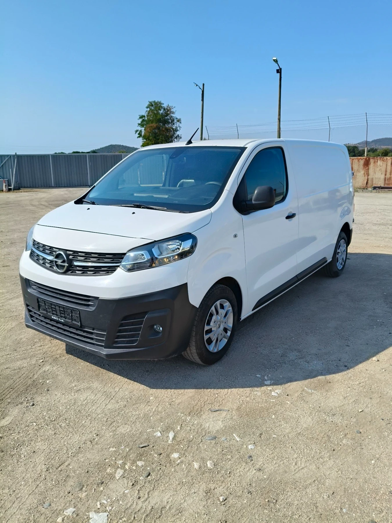 Opel Vivaro 2, 0 122кс