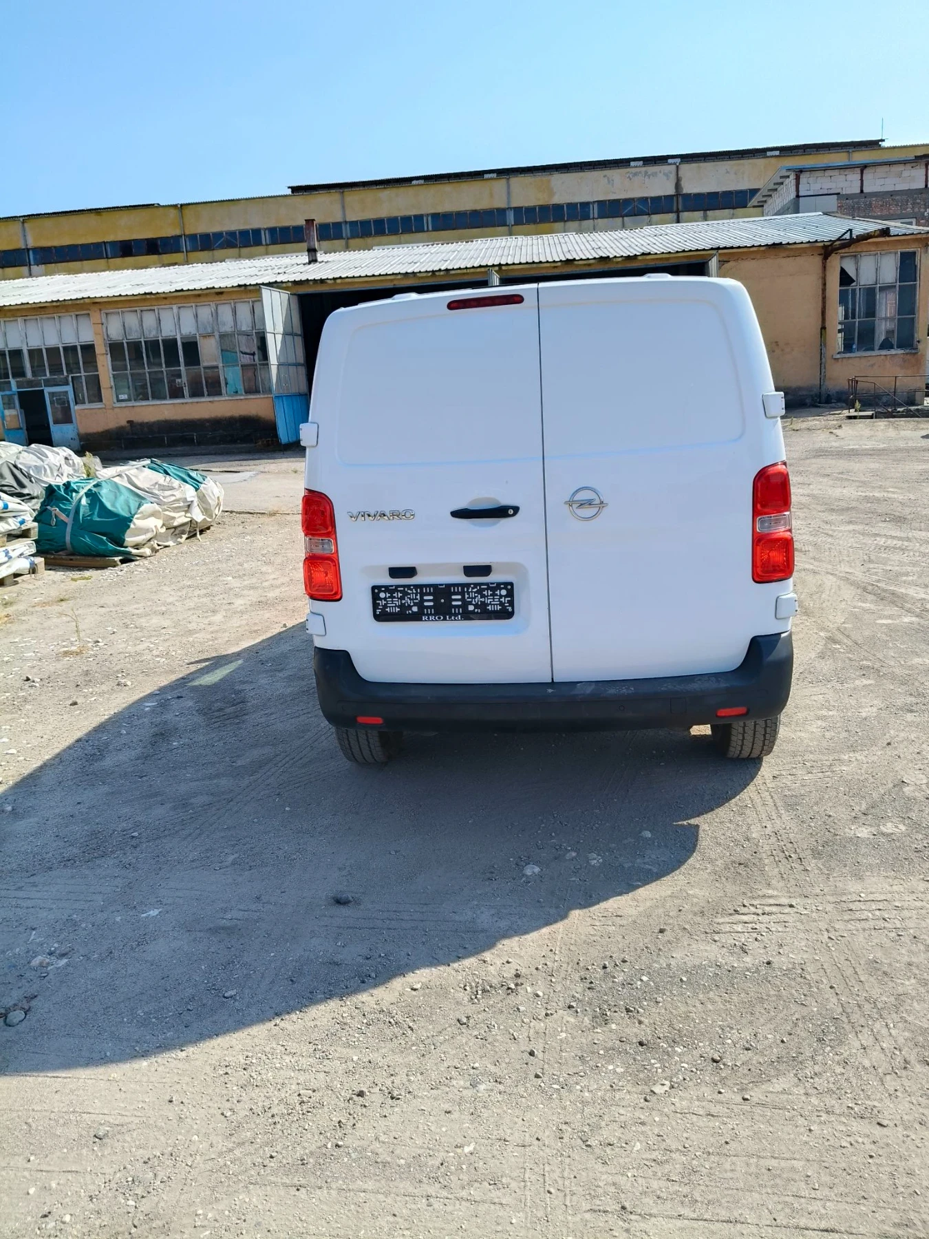Opel Vivaro 2, 0 122кс, снимка 6 - Бусове и автобуси - 55912691