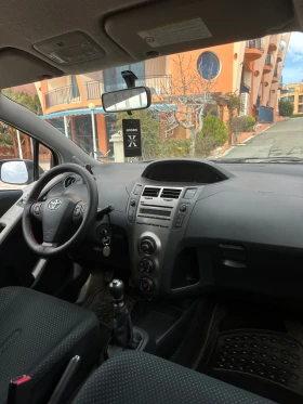 Toyota Yaris 1.3 VVT-i, снимка 10