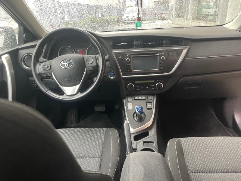 Toyota Auris KEYLESS GO, снимка 9 - Автомобили и джипове - 45796298