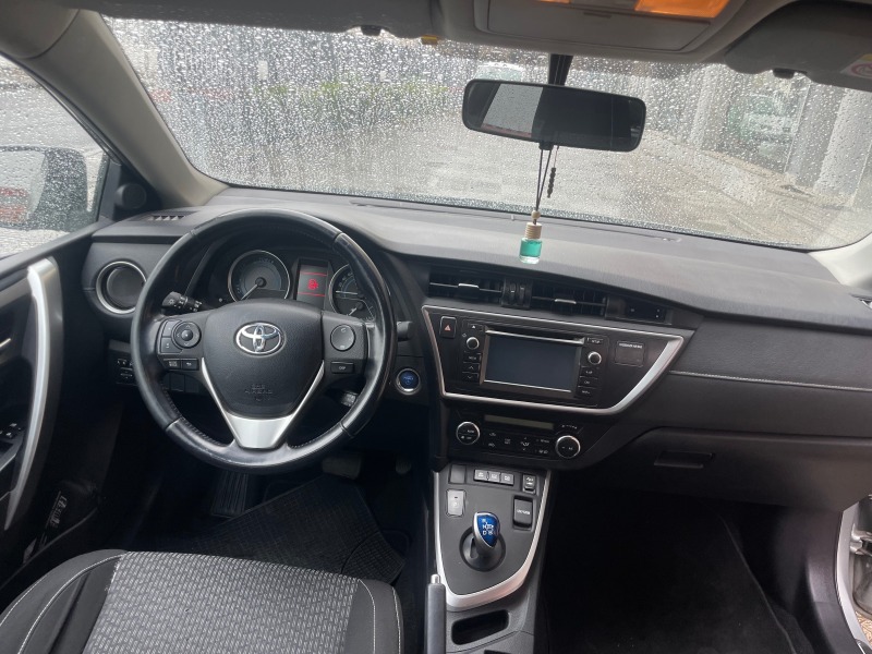 Toyota Auris KEYLESS GO, снимка 10 - Автомобили и джипове - 45796298