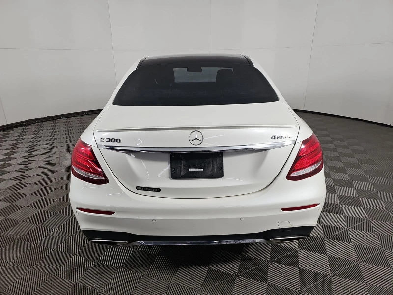 Mercedes-Benz E 300 burmester* multibeam led* Parking Assist, снимка 3 - Автомобили и джипове - 48825494