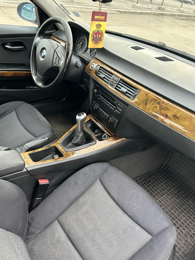 BMW 320, снимка 9 - Автомобили и джипове - 48841701