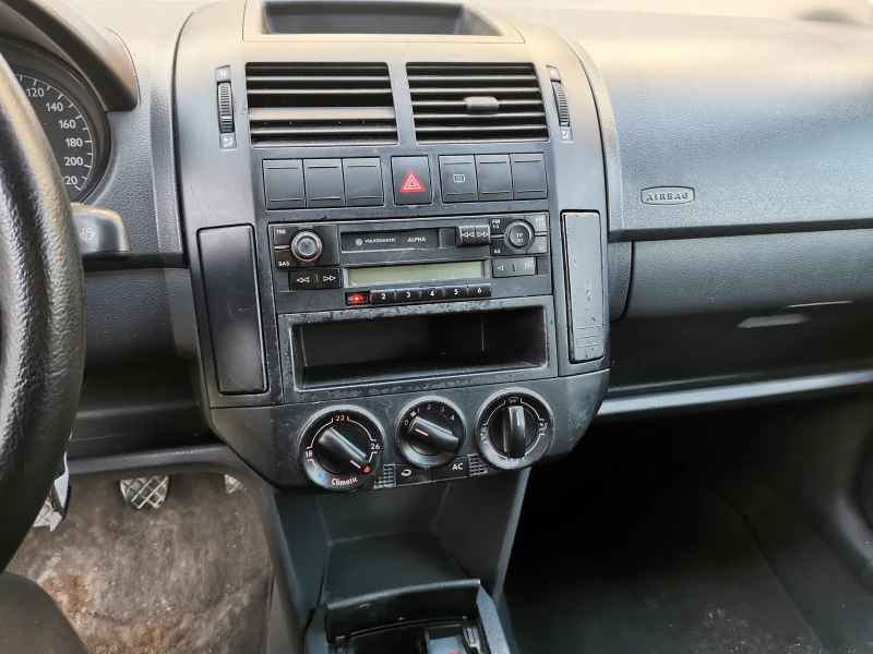 VW Polo 1.4, снимка 8 - Автомобили и джипове - 48985067