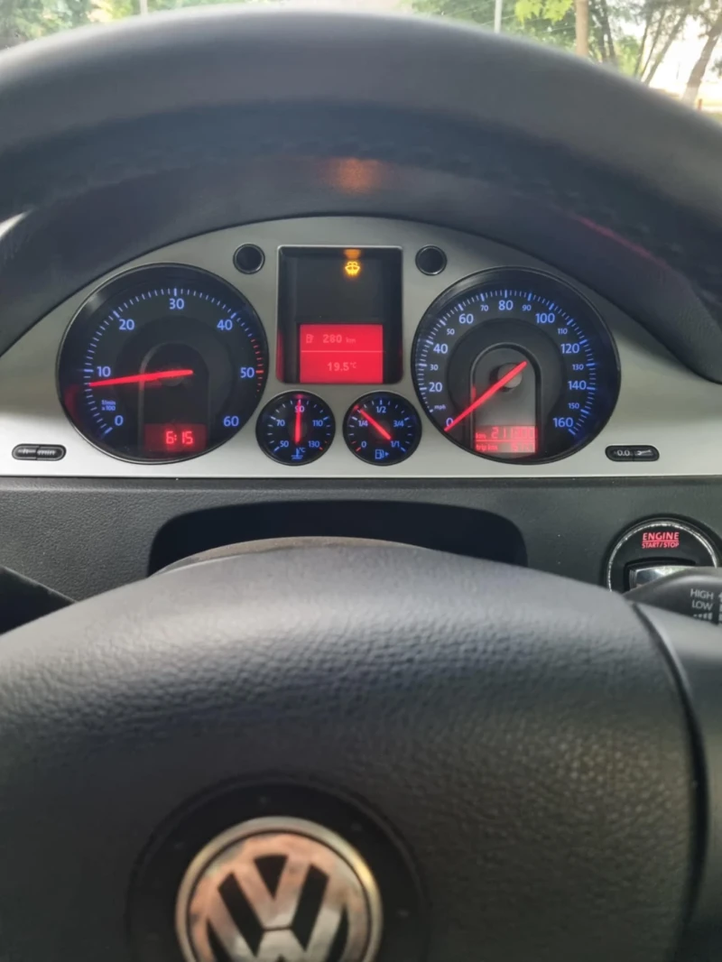 VW Passat, снимка 6 - Автомобили и джипове - 51100898