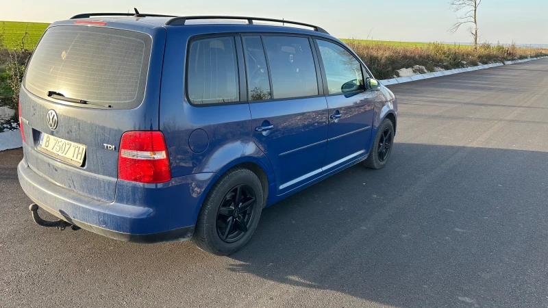 VW Touran 1.9 TDI, снимка 3 - Автомобили и джипове - 52339053