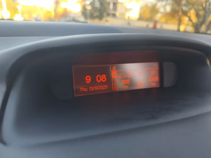 Peugeot 308 1.6 HDI 90к.с. климатроник 5 врати, снимка 14 - Автомобили и джипове - 52692290