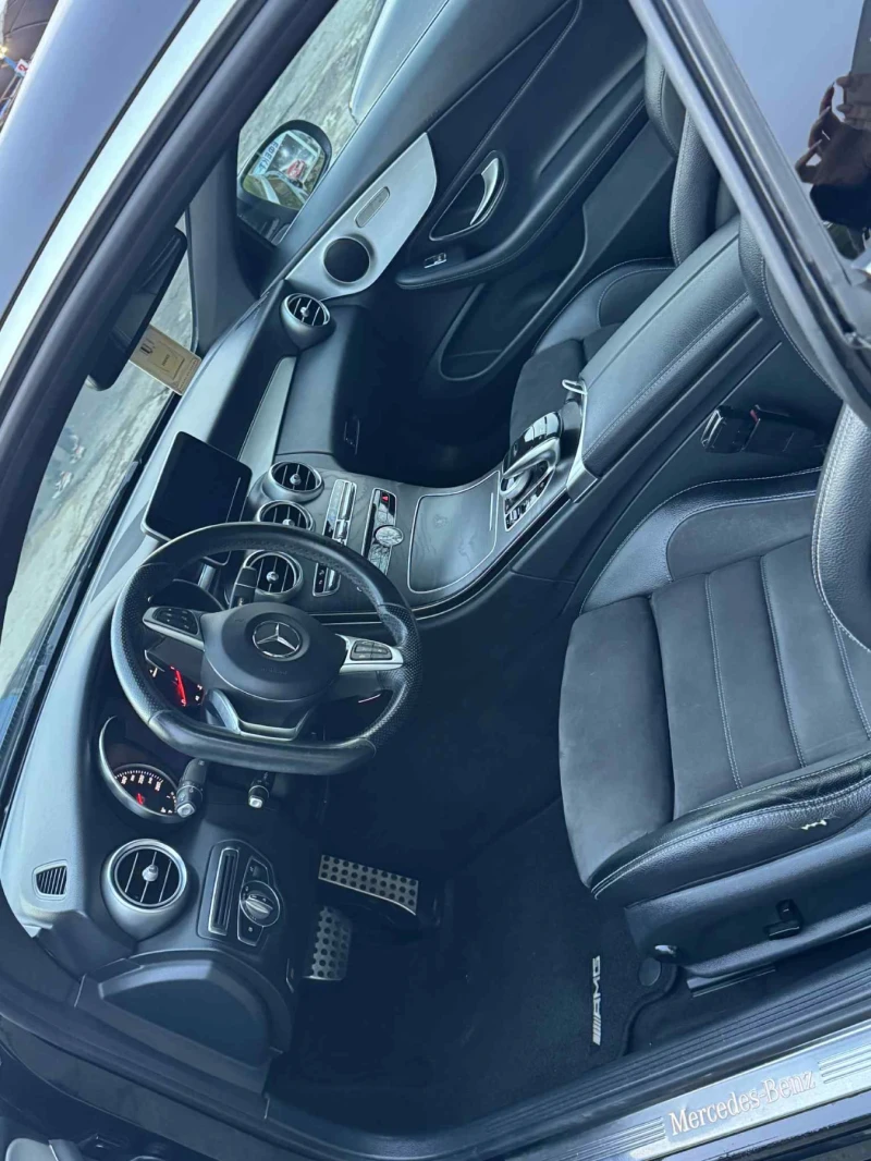Mercedes-Benz C 180 AMG, снимка 3 - Автомобили и джипове - 52397856