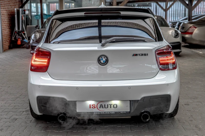 BMW 135 M-Technic/Алкантар/Спортен дисплей/Harman Kardon/П, снимка 4 - Автомобили и джипове - 53448193