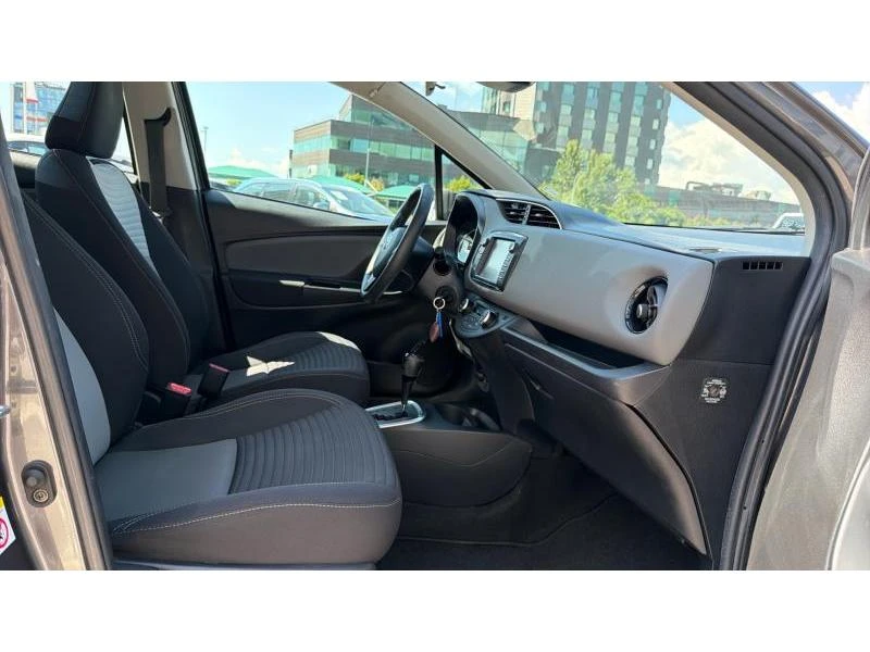 Toyota Yaris 1.5P HYBRID FANCY, снимка 6 - Автомобили и джипове - 54844687